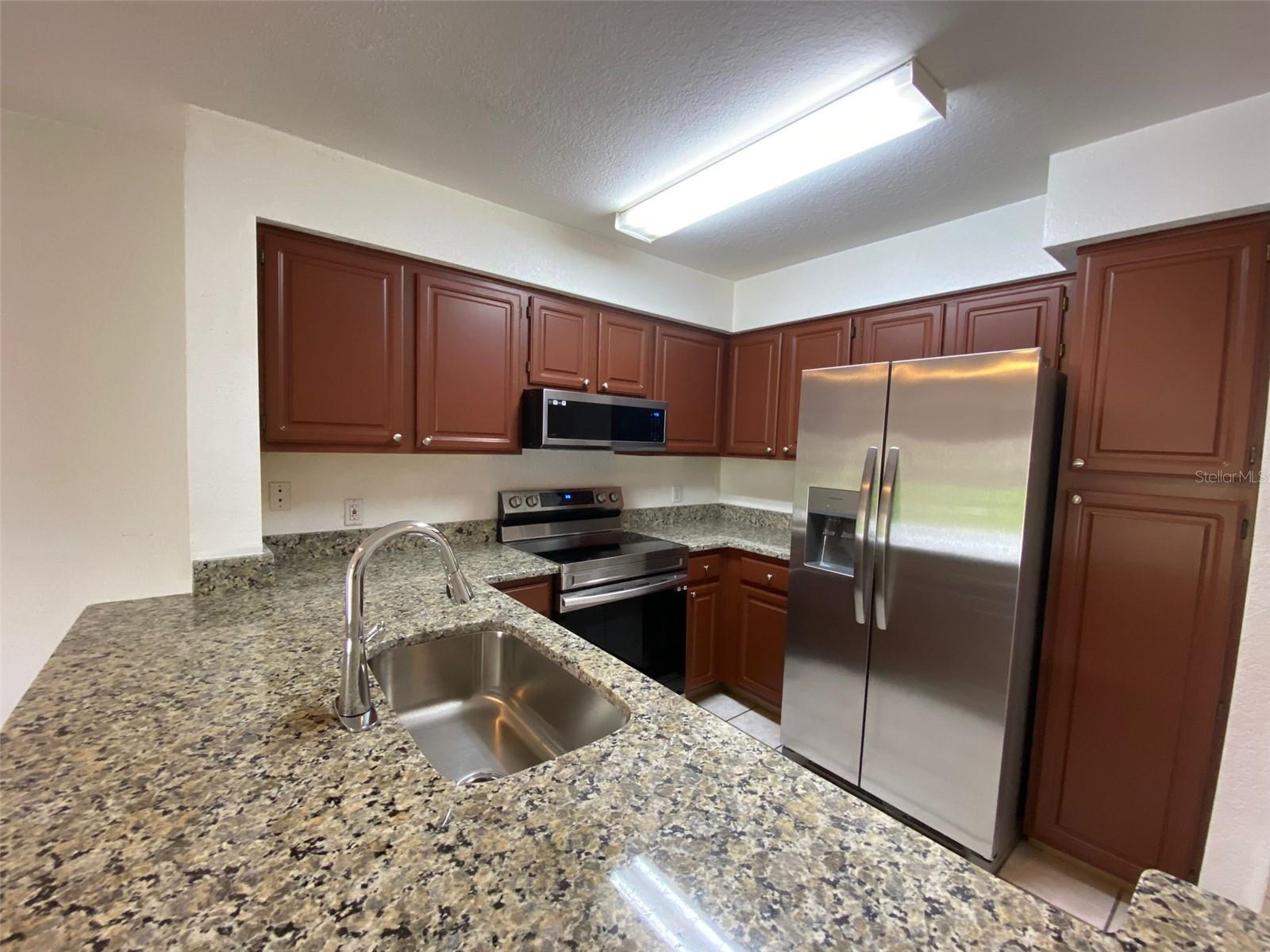 Image 8 of 39 For 13941 Fairway Island Drive 716