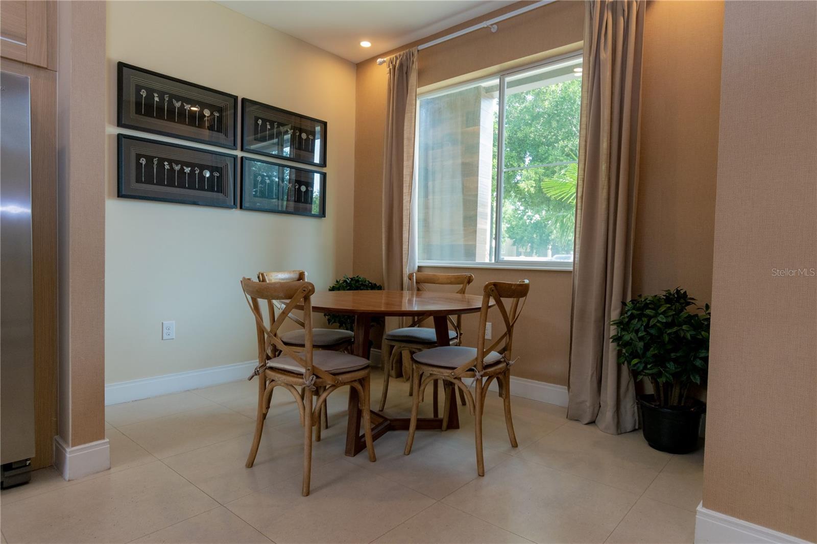 Image 6 of 37 For 7628 Recife Drive