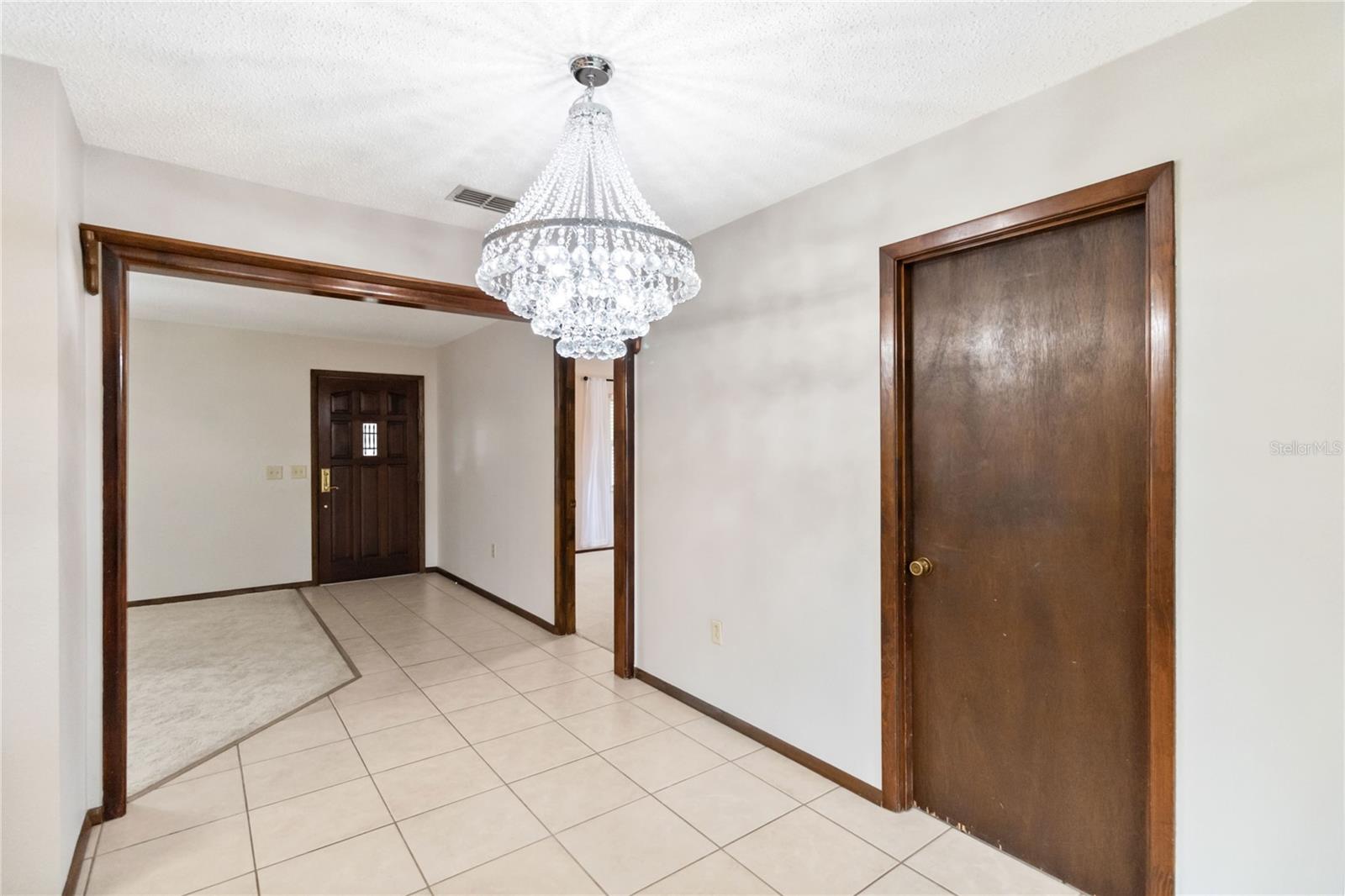 Image 15 of 44 For 110 Edgewater Drive