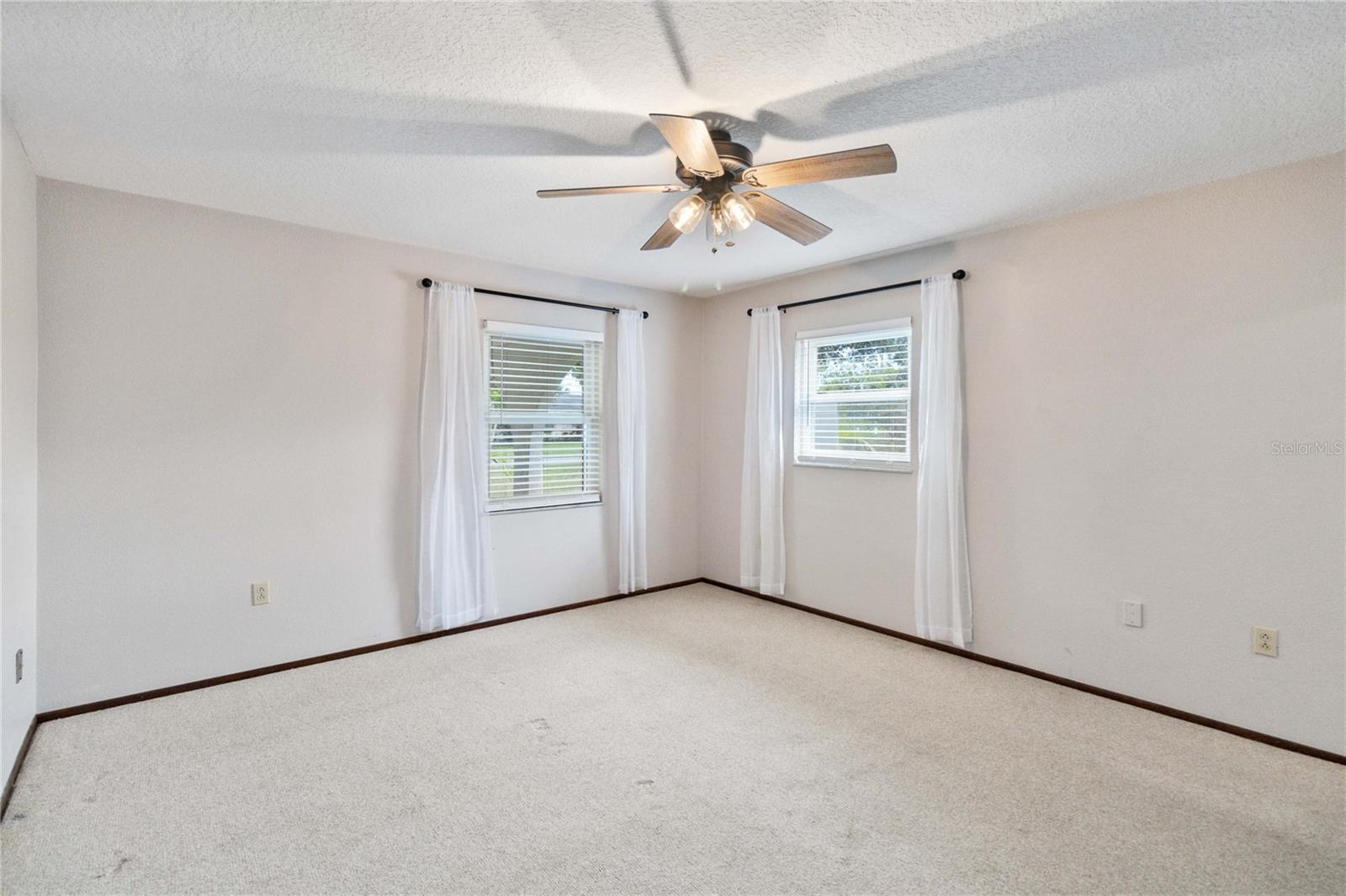 Image 17 of 44 For 110 Edgewater Drive