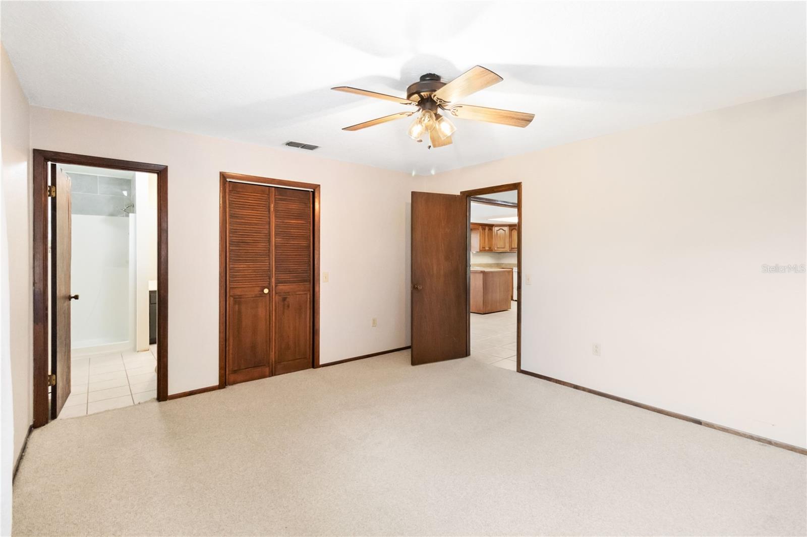 Image 18 of 44 For 110 Edgewater Drive