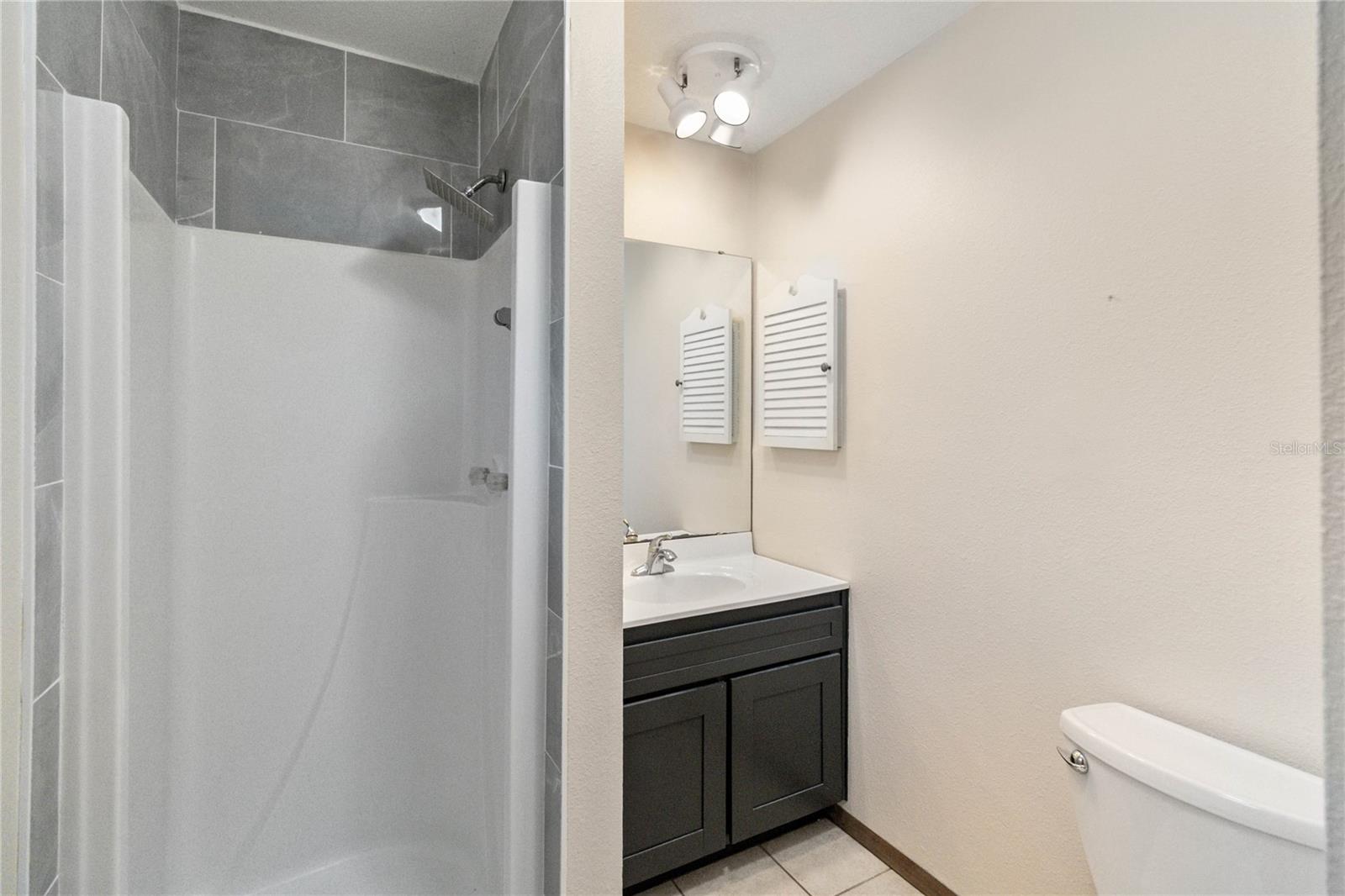 Image 19 of 44 For 110 Edgewater Drive