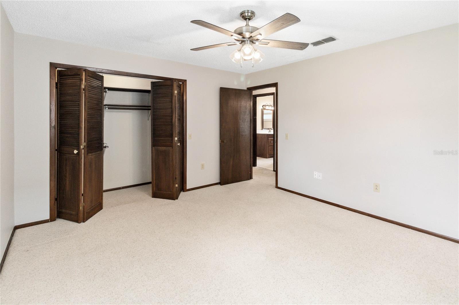 Image 26 of 44 For 110 Edgewater Drive