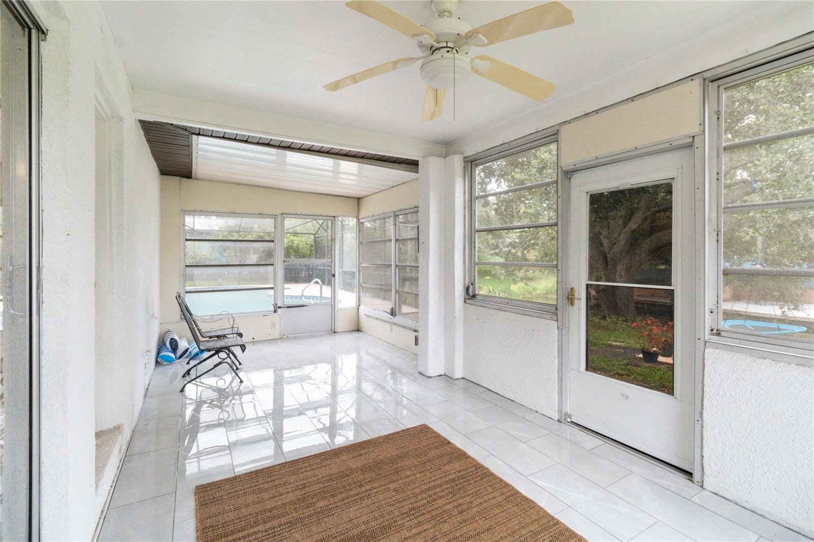 Image 7 of 44 For 110 Edgewater Drive