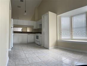 Image 3 of 12 For 2405 Queenswood Circle