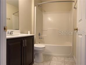 Image 8 of 12 For 2405 Queenswood Circle