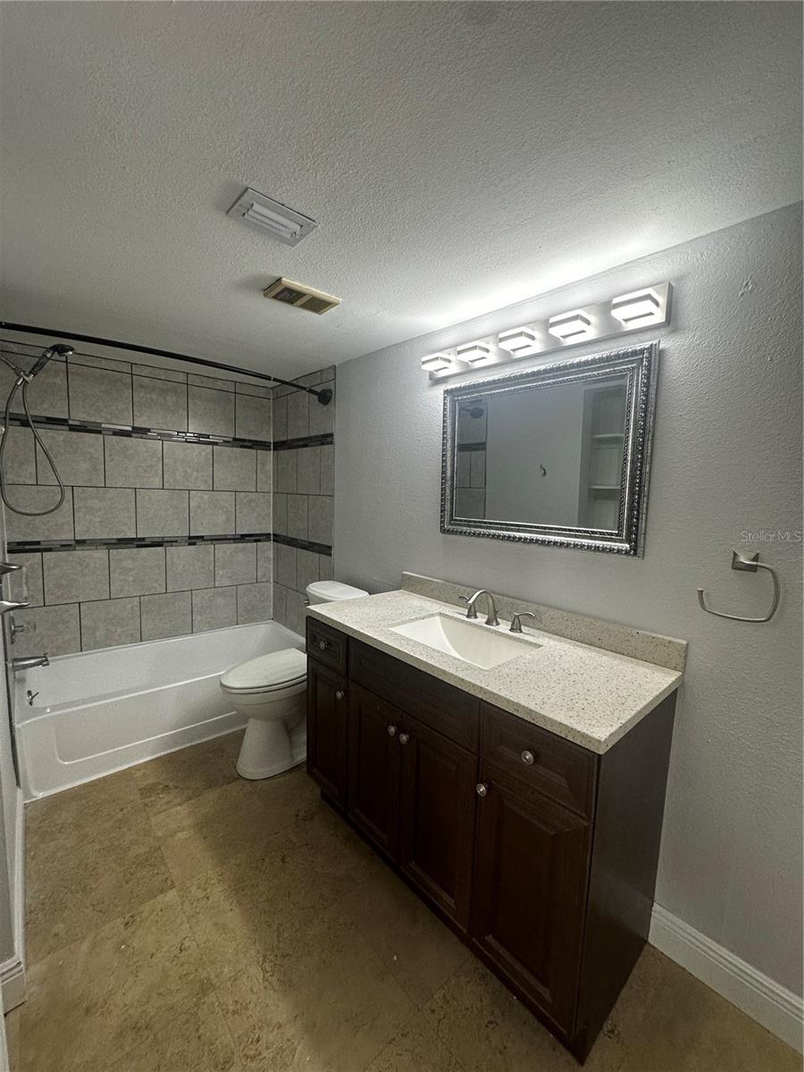 Image 18 of 27 For 12760 Vista Isles Drive 715