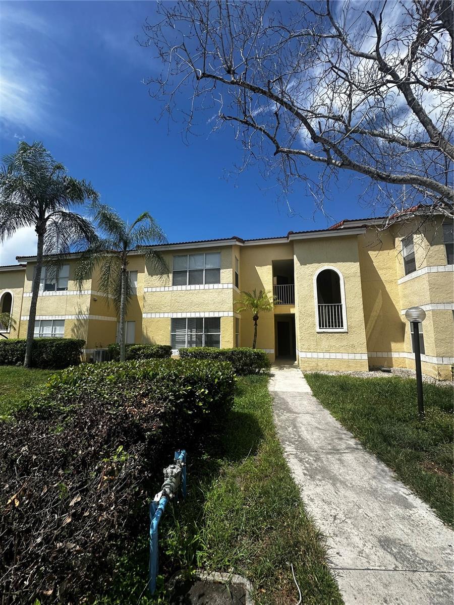 Image 22 of 27 For 12760 Vista Isles Drive 715