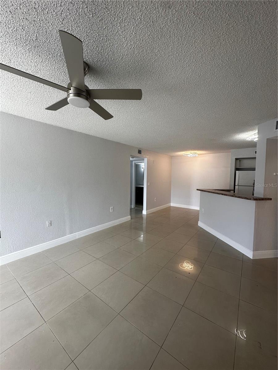 Image 5 of 27 For 12760 Vista Isles Drive 715