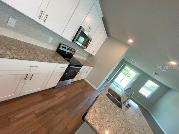 Image 5 of 21 For 5273 Sanders Oak Trail