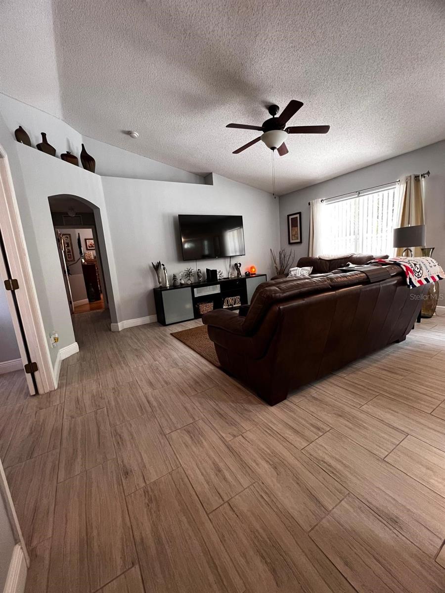 Image 14 of 52 For 10207 Cody Lane
