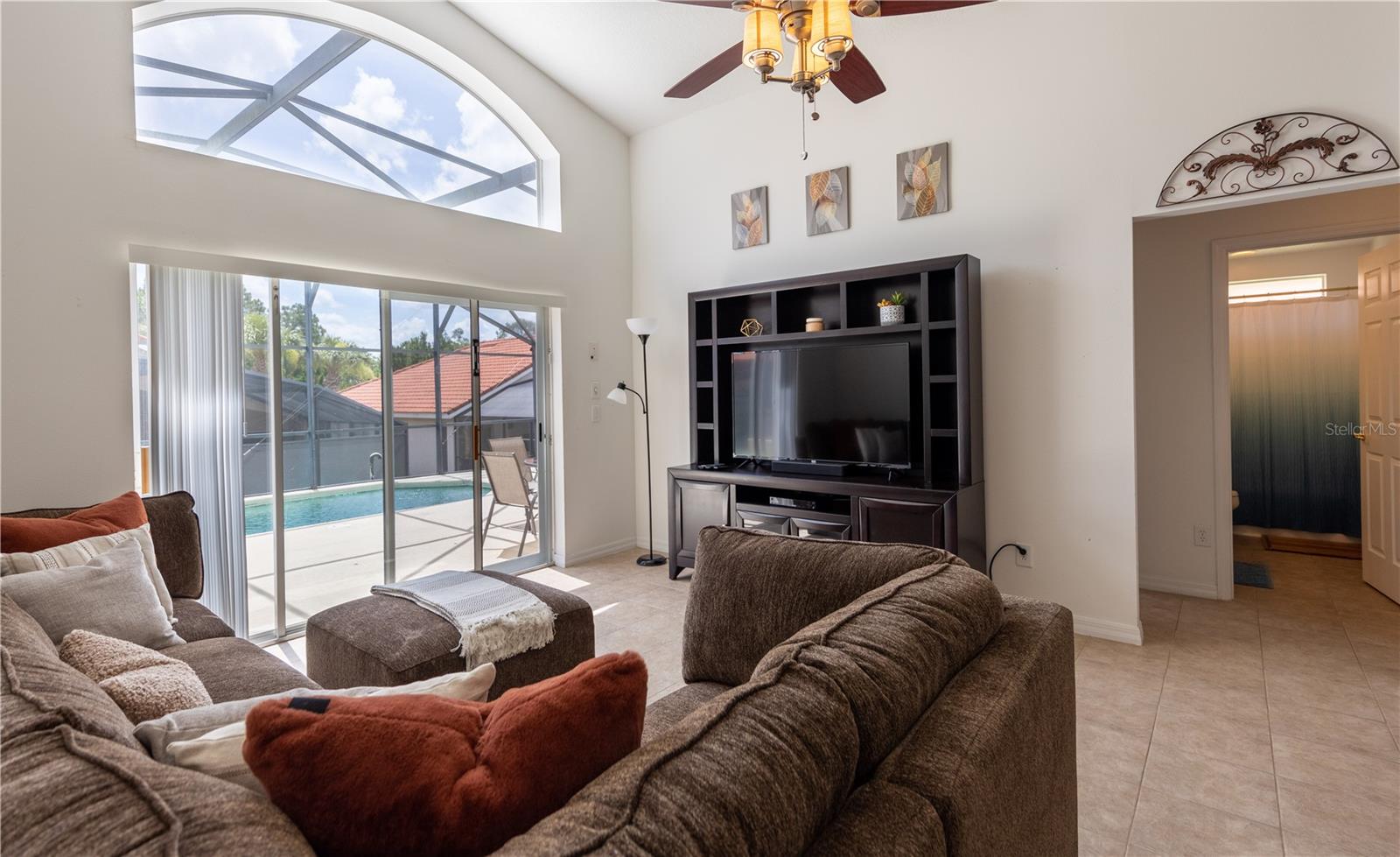 Image 5 of 21 For 340 Rosso Drive