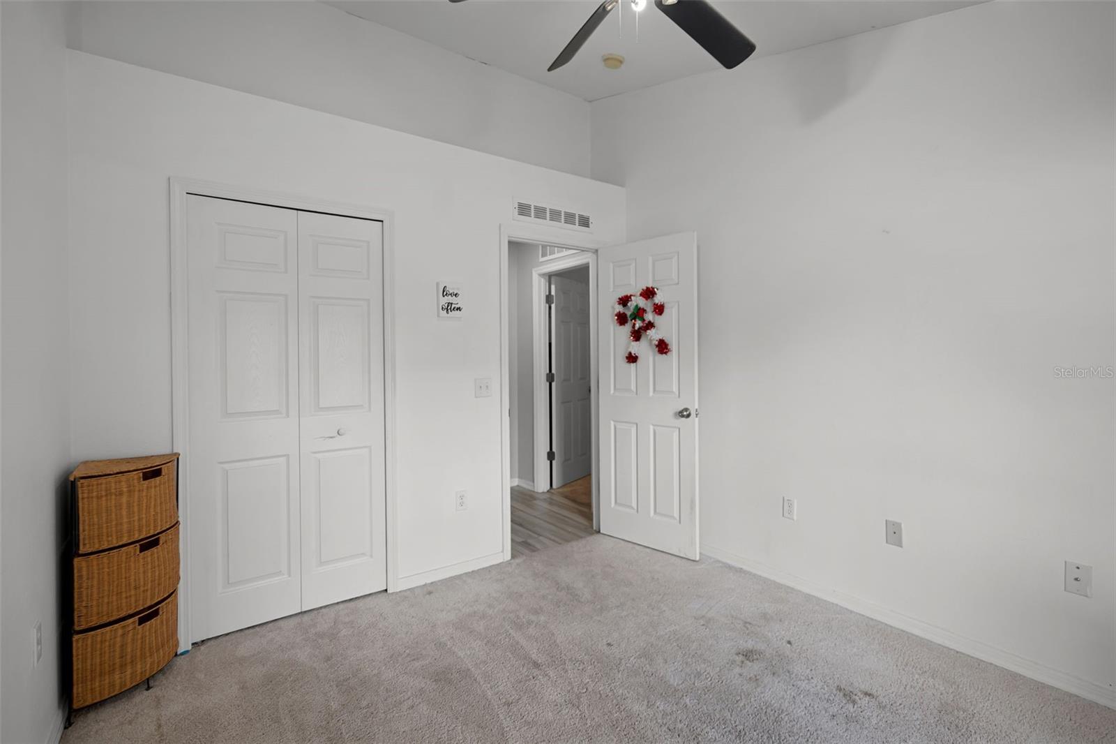 Image 15 of 19 For 447 Hammerstone Avenue