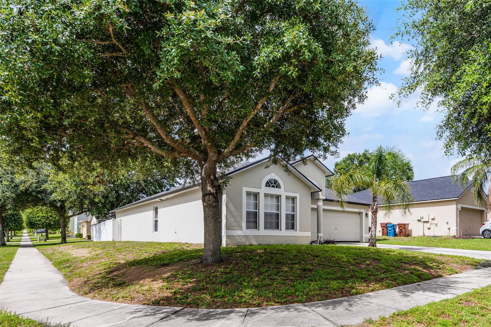 Image 2 of 19 For 447 Hammerstone Avenue