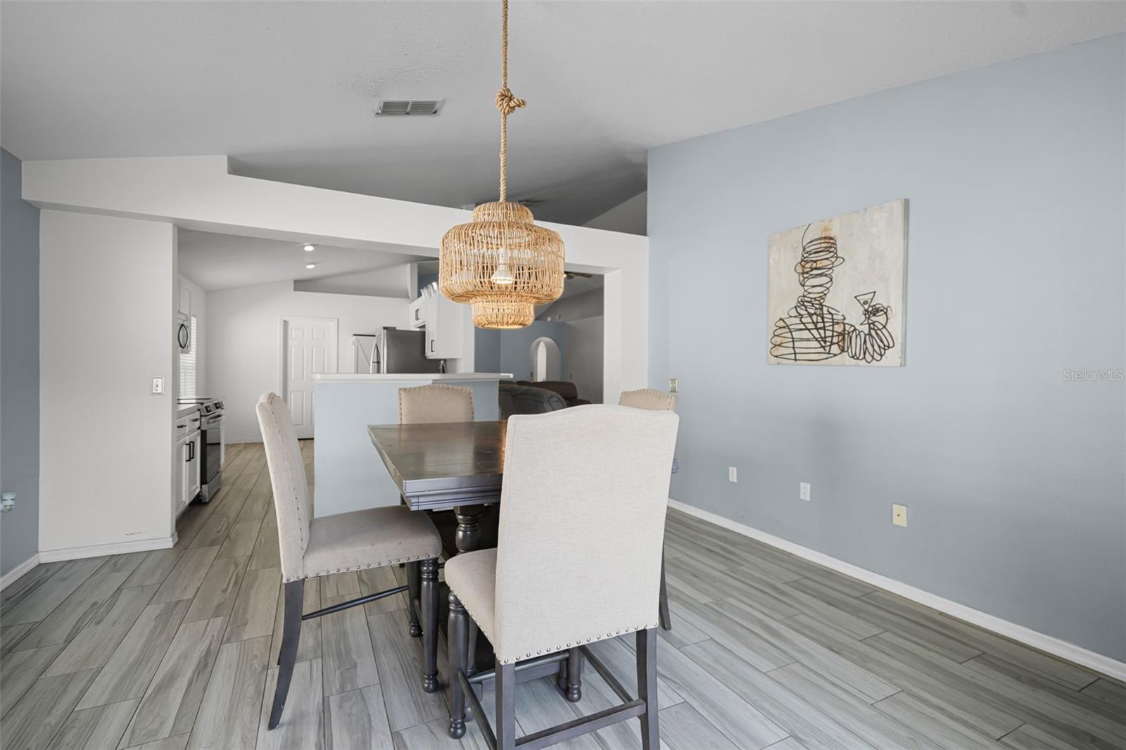 Image 5 of 19 For 447 Hammerstone Avenue