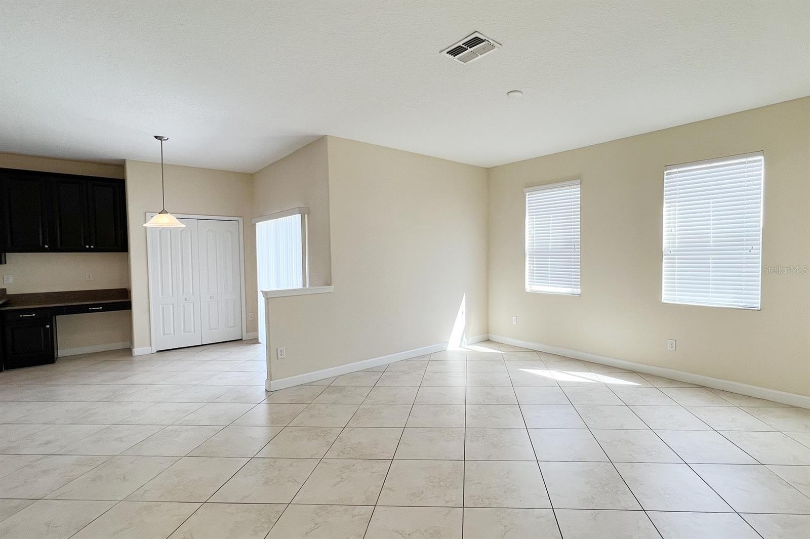 Image 19 of 63 For 1604 Thetford Circle