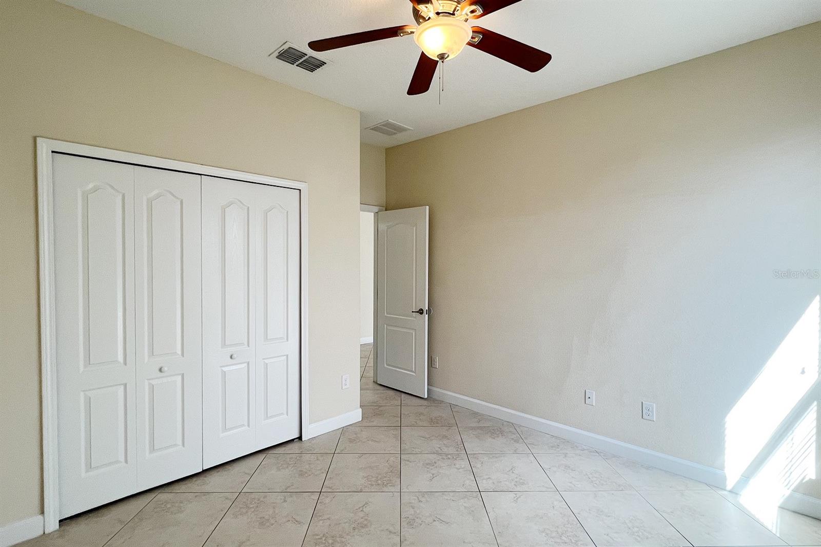 Image 22 of 63 For 1604 Thetford Circle