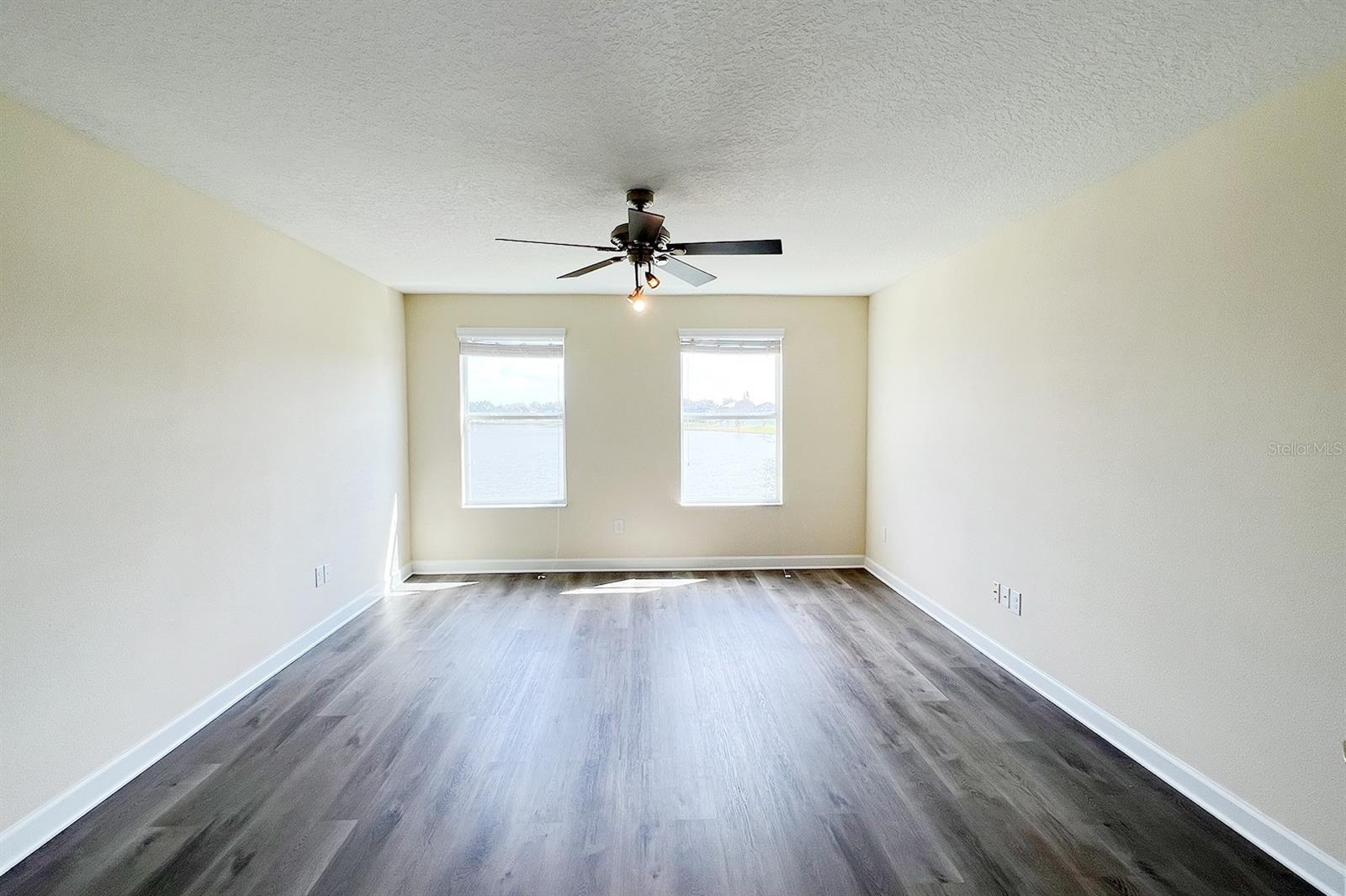 Image 39 of 63 For 1604 Thetford Circle