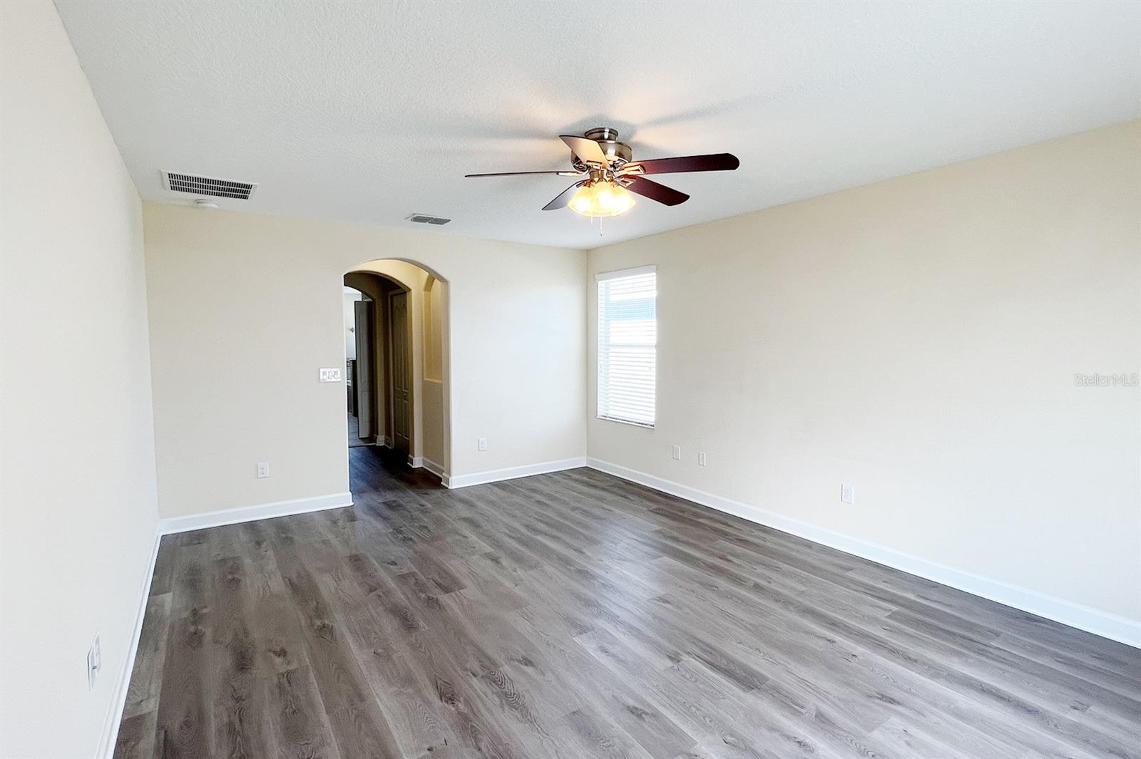 Image 48 of 63 For 1604 Thetford Circle