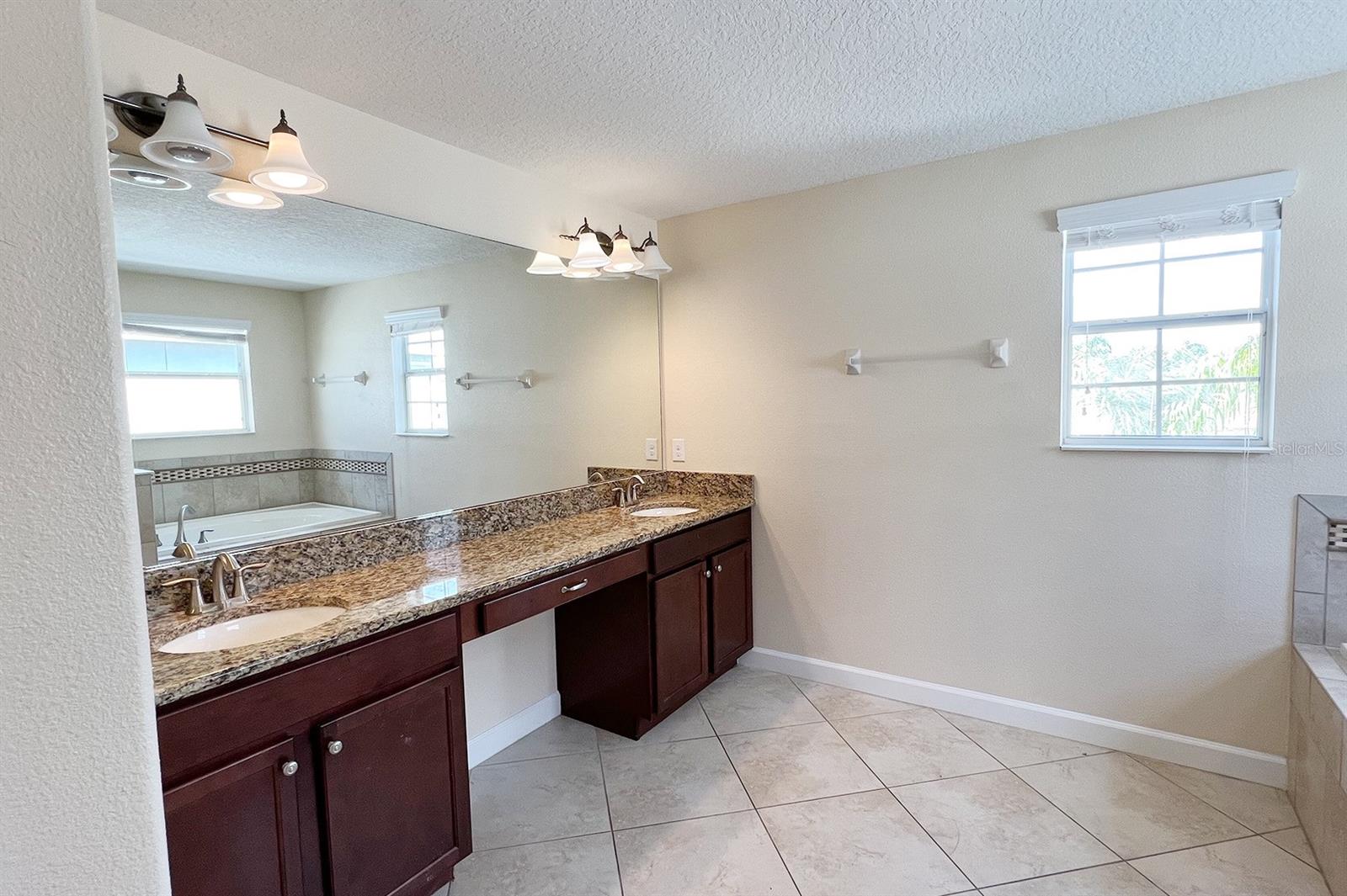 Image 53 of 63 For 1604 Thetford Circle