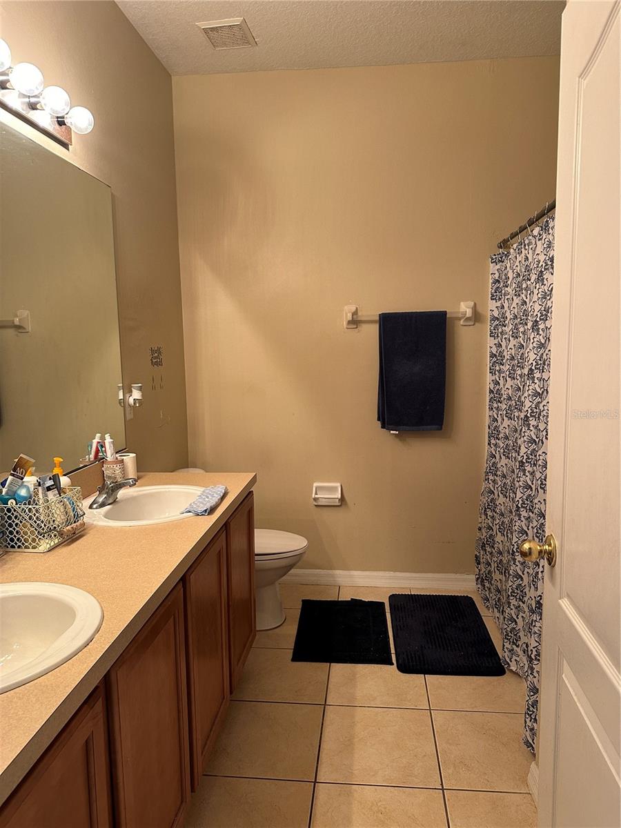 Image 11 of 12 For 2106 Congress Lane