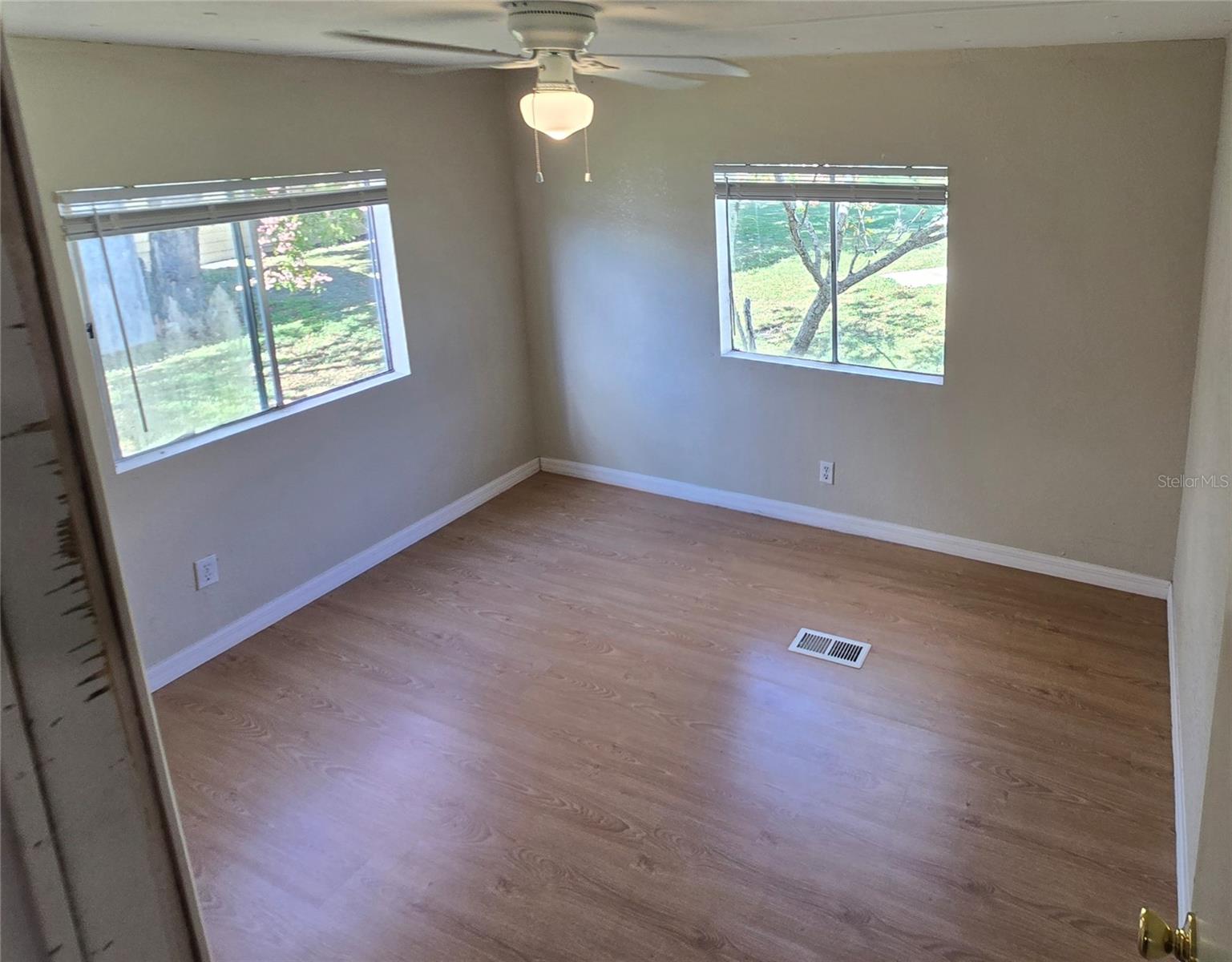 Image 31 of 42 For 1634 Dolphin Drive