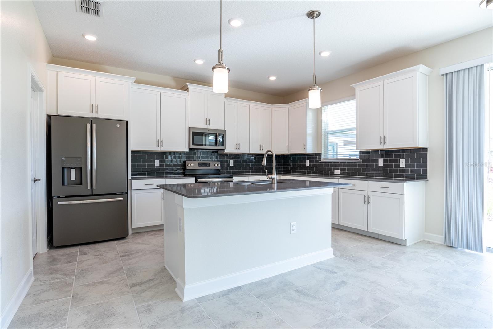 Image 18 of 96 For 12018 Grammar Lane