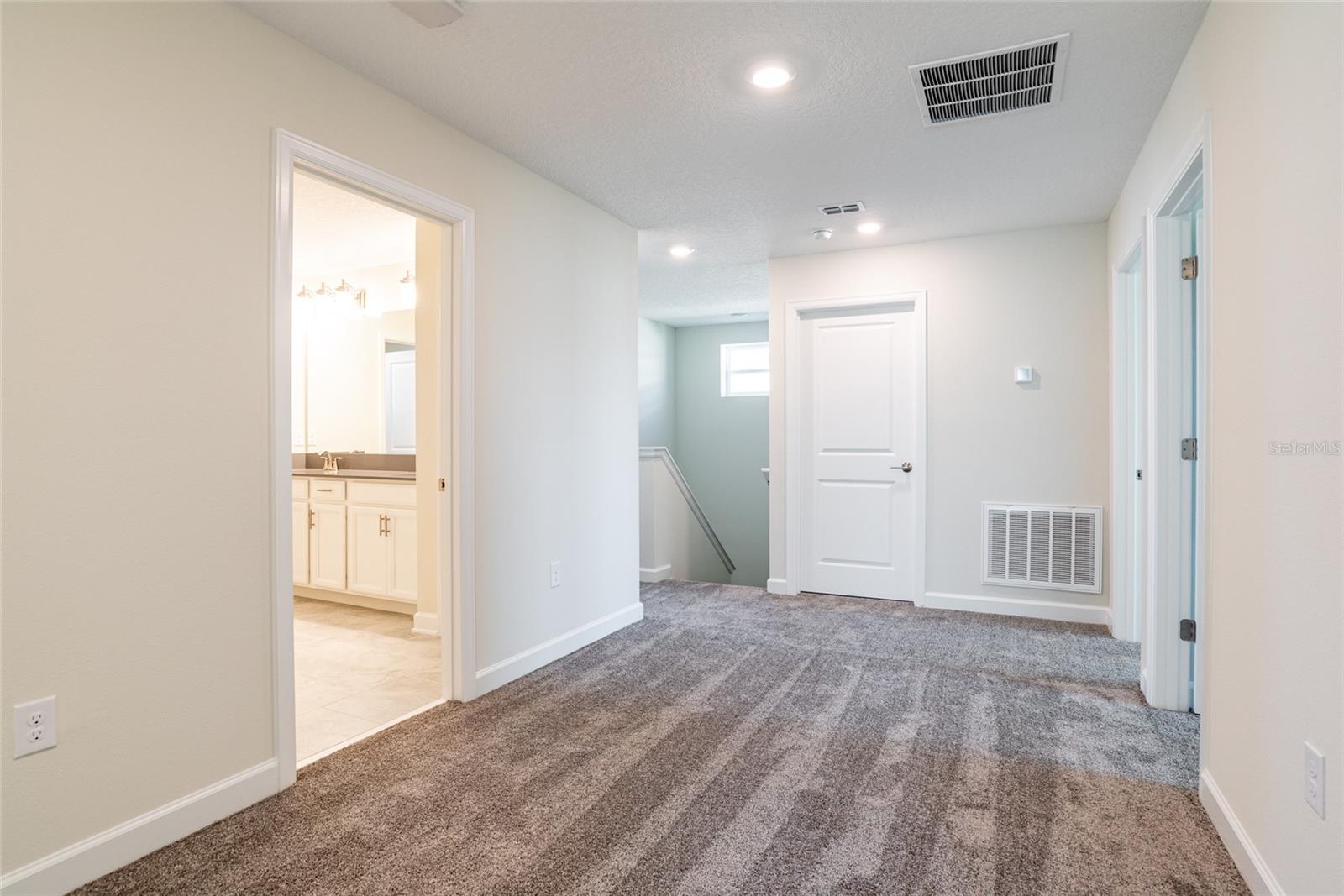 Image 39 of 96 For 12018 Grammar Lane