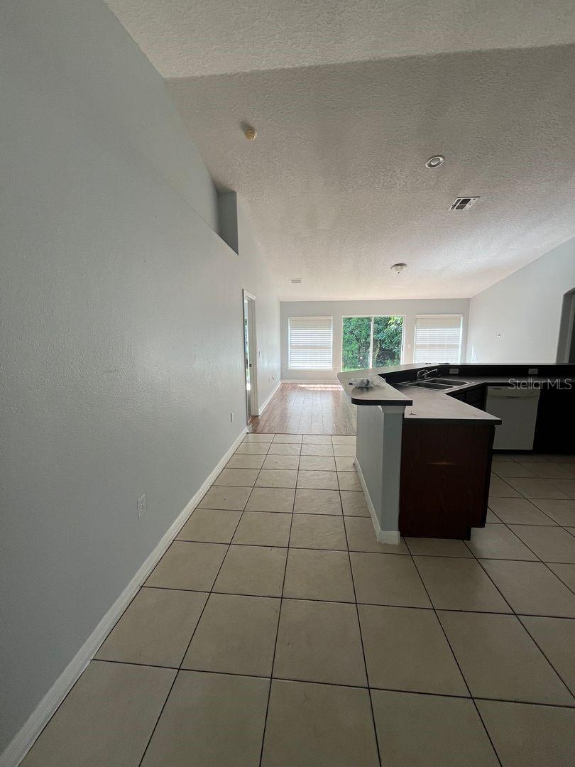 Image 19 of 35 For 2115 The Oaks Boulevard