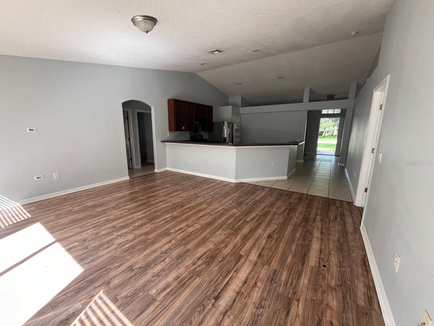 Image 6 of 35 For 2115 The Oaks Boulevard