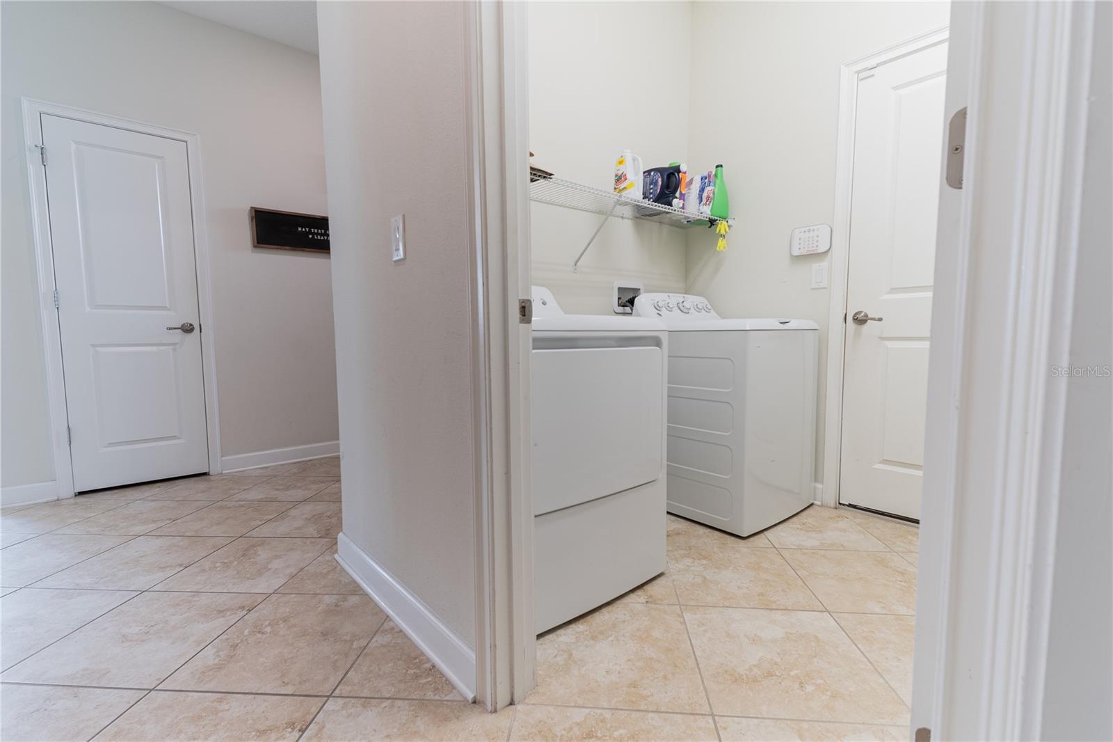 Image 11 of 49 For 4928 Cortland Drive