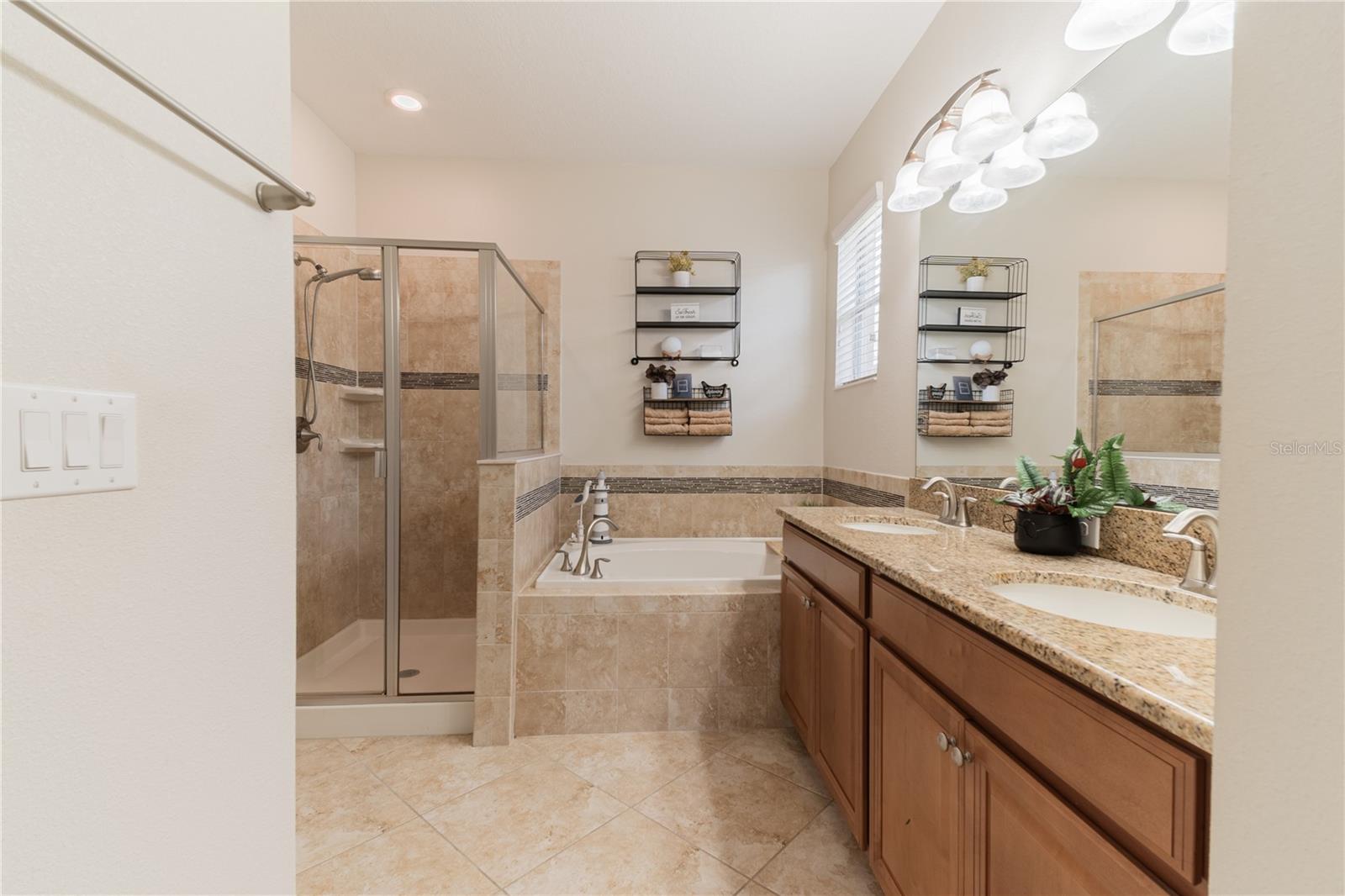 Image 17 of 49 For 4928 Cortland Drive