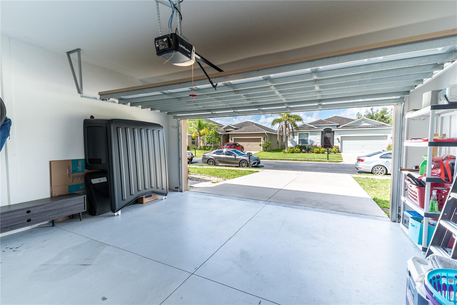 Image 38 of 49 For 4928 Cortland Drive