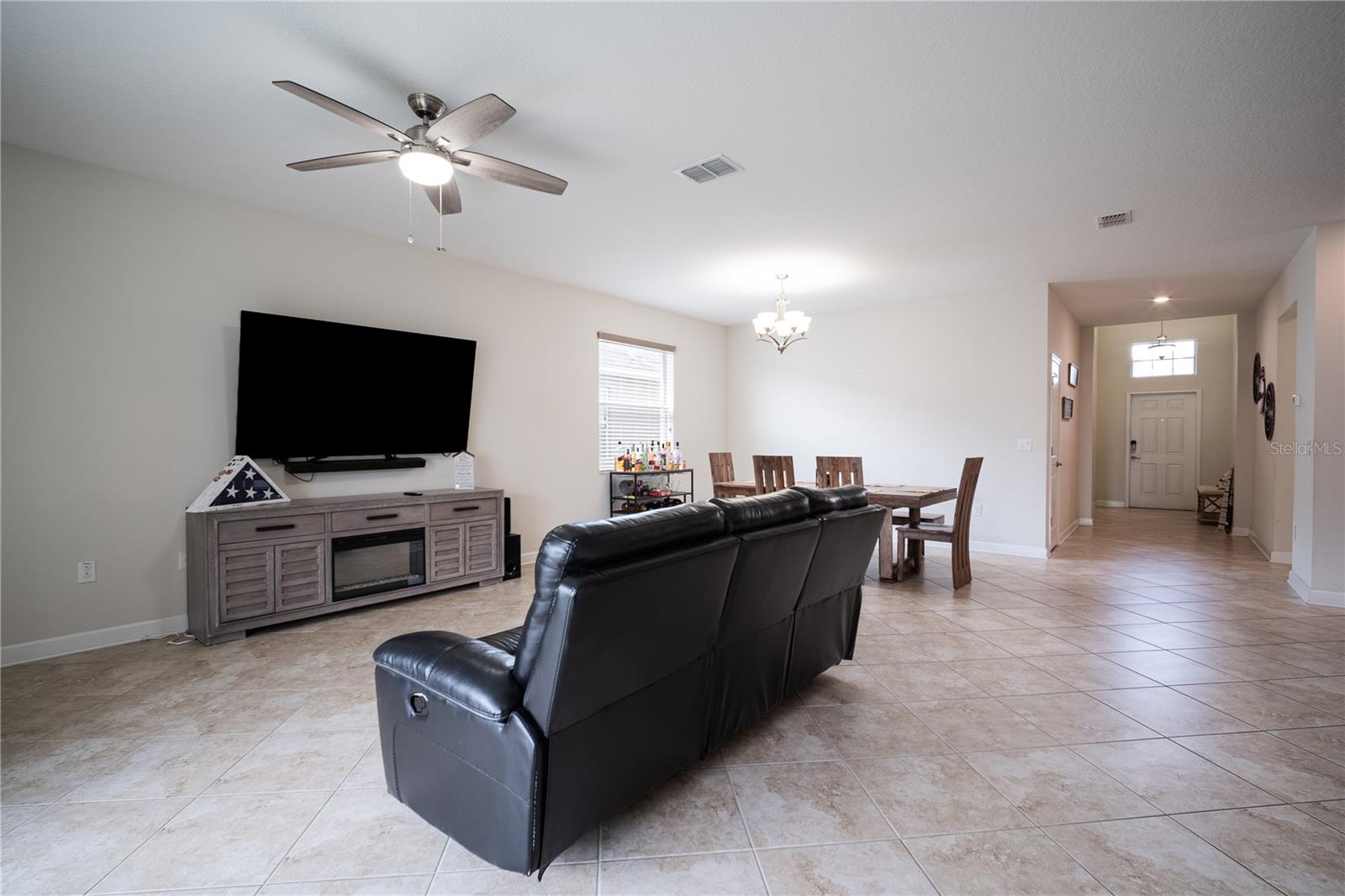 Image 5 of 49 For 4928 Cortland Drive