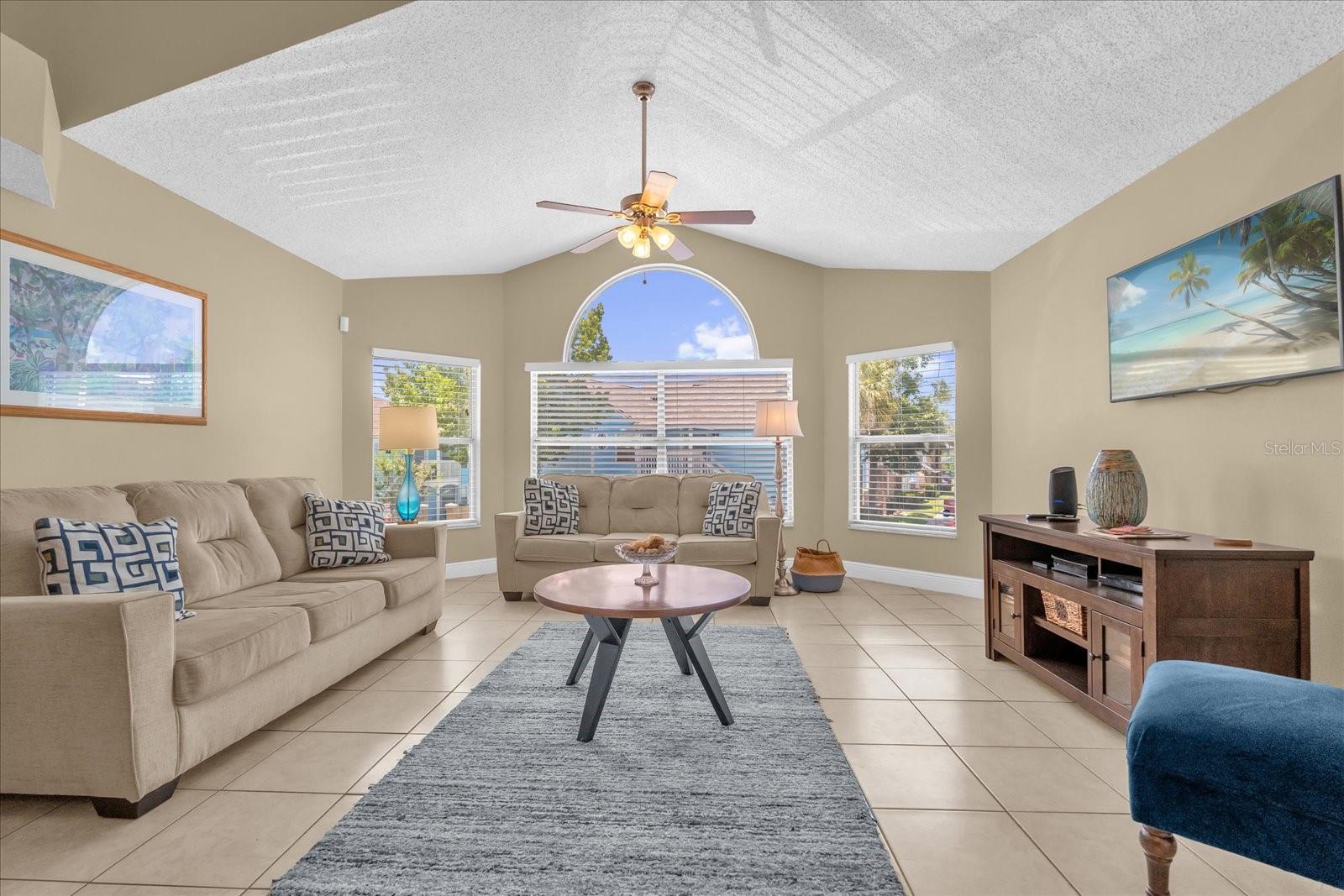 Image 4 of 28 For 2737 Poinciana Boulevard 92