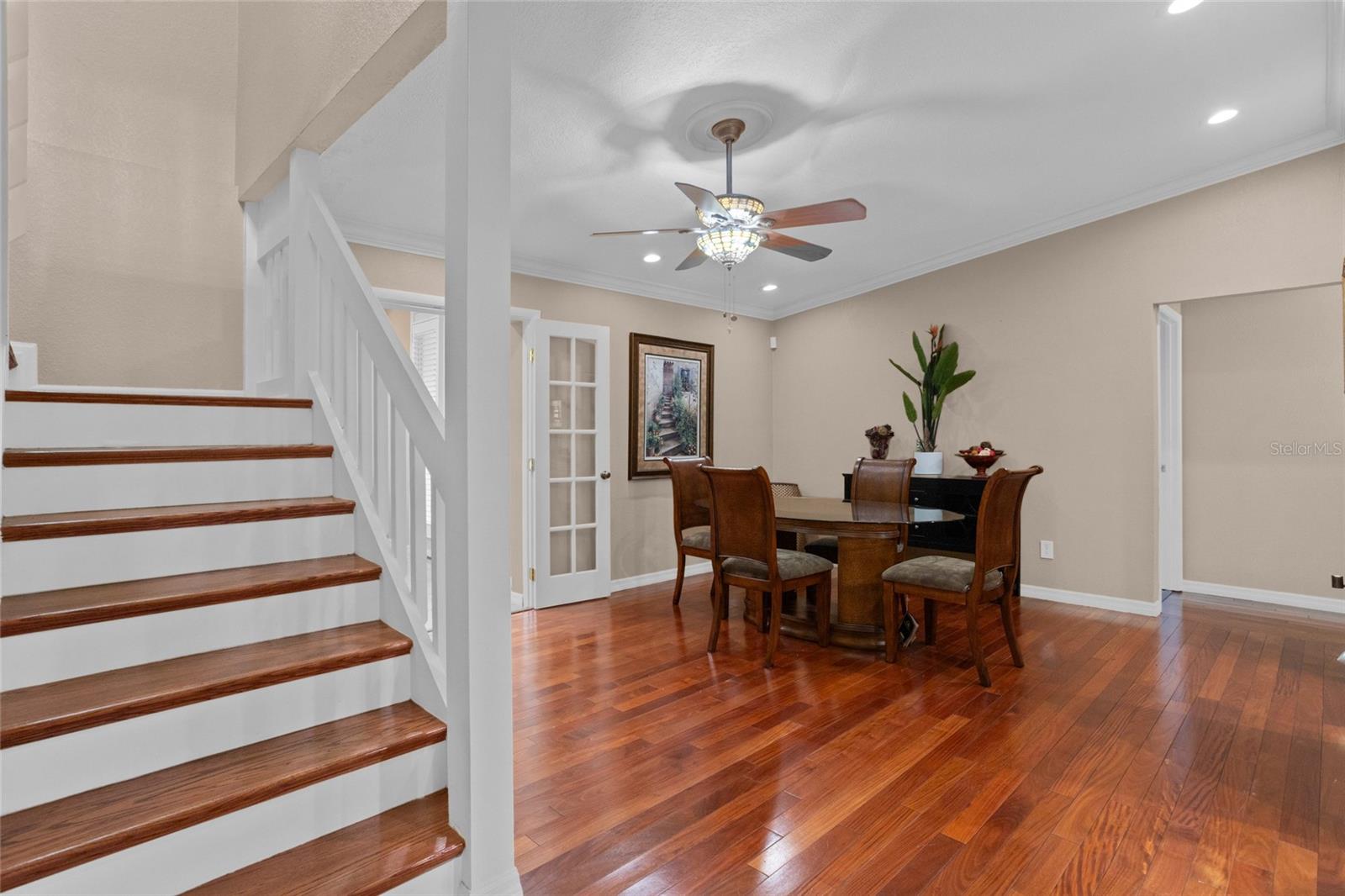 Image 11 of 51 For 878 Elgin Drive