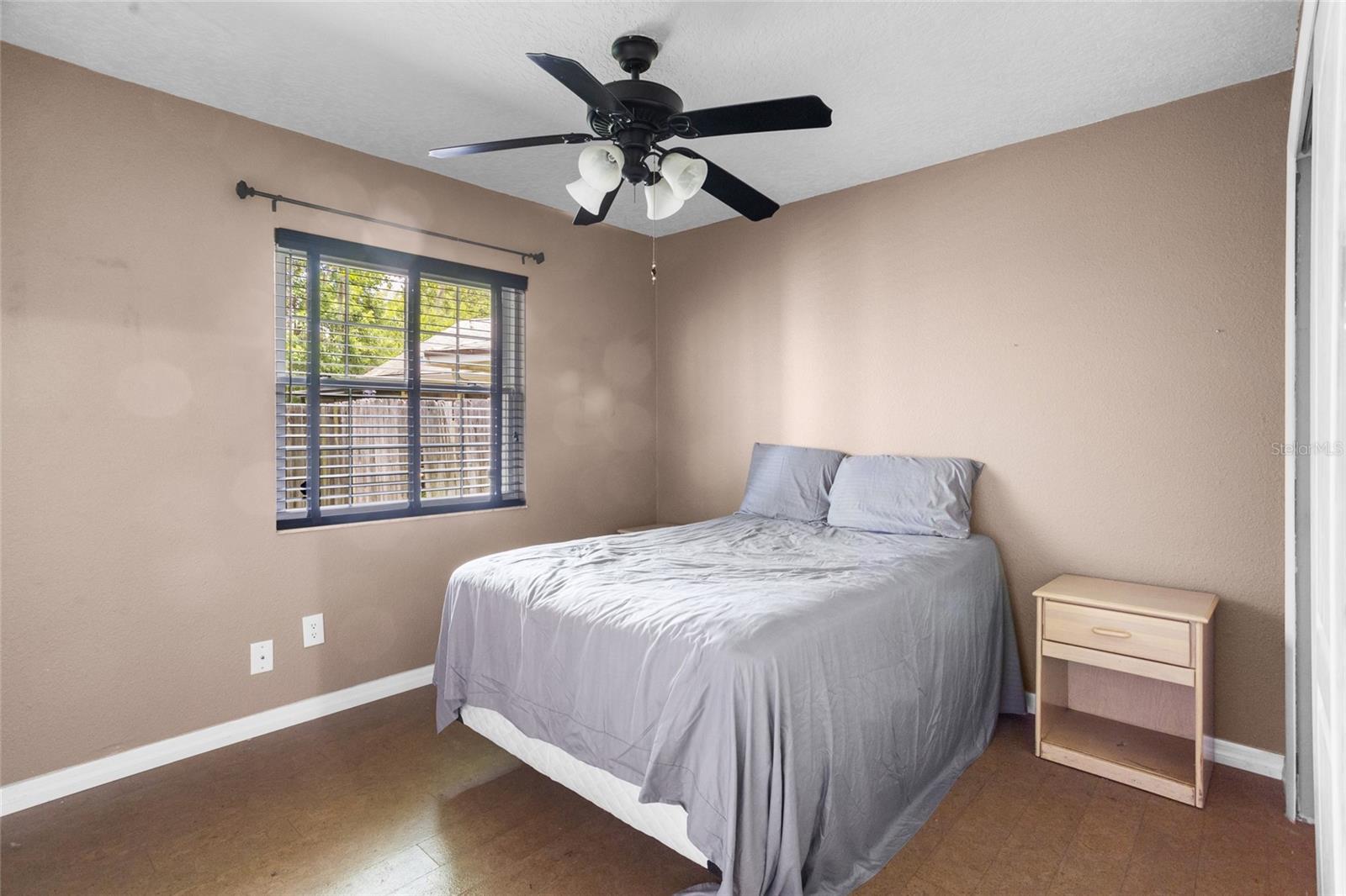 Image 12 of 51 For 878 Elgin Drive