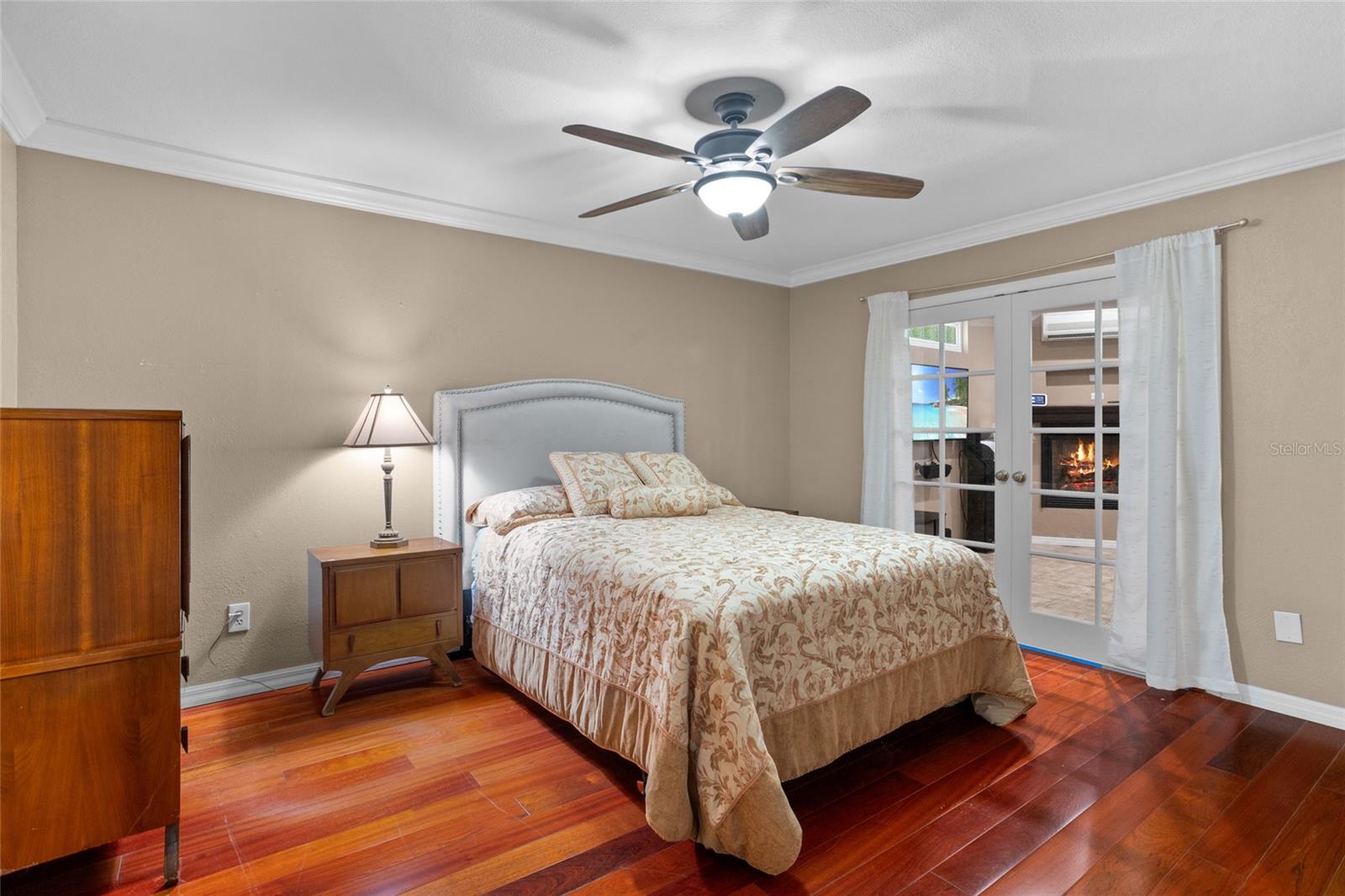 Image 20 of 51 For 878 Elgin Drive
