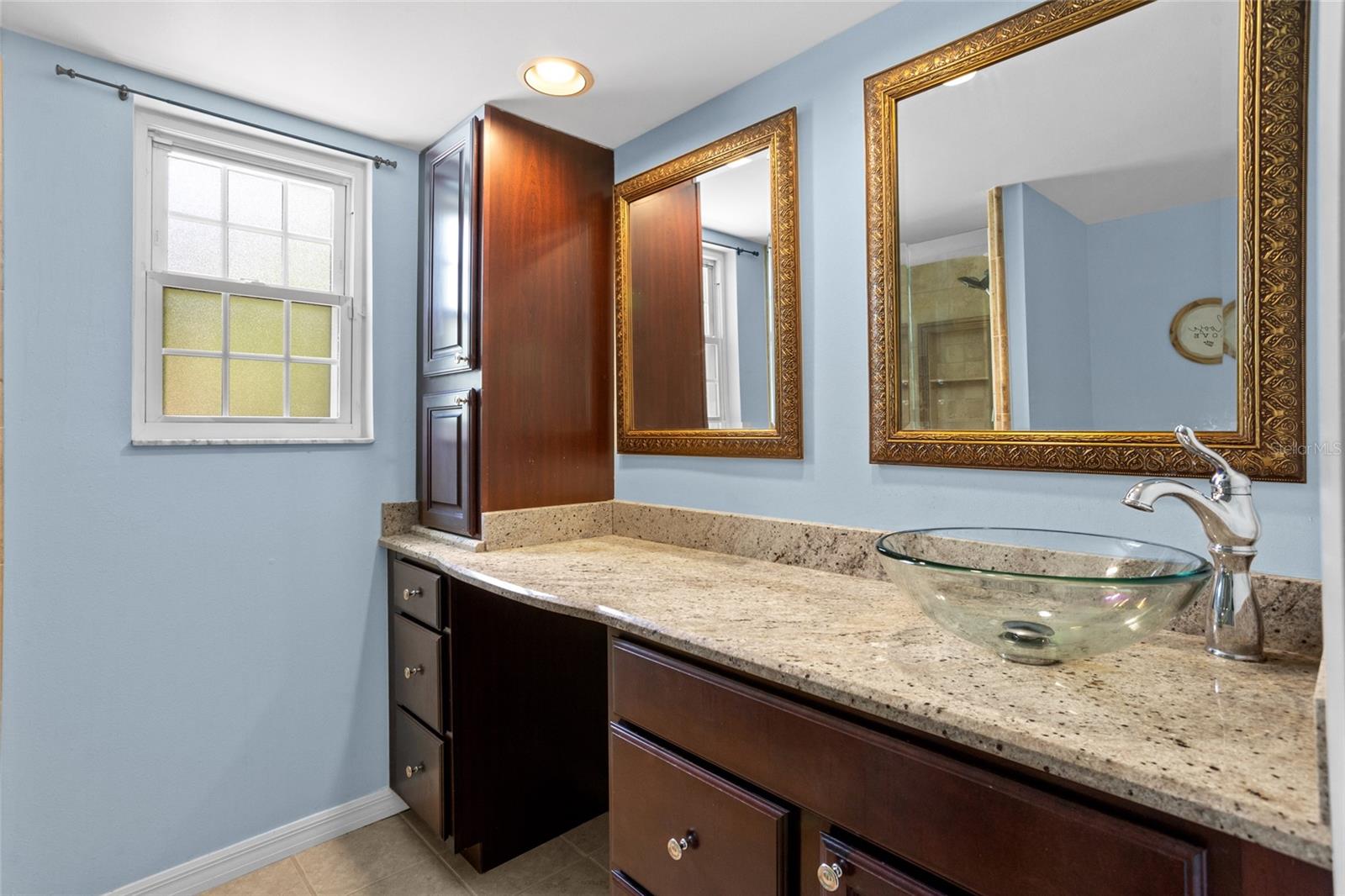 Image 30 of 51 For 878 Elgin Drive