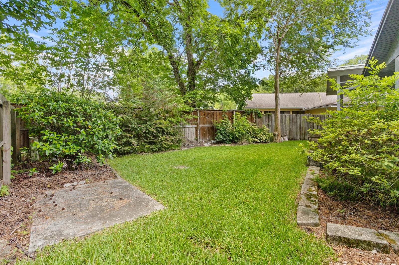 Image 37 of 51 For 878 Elgin Drive