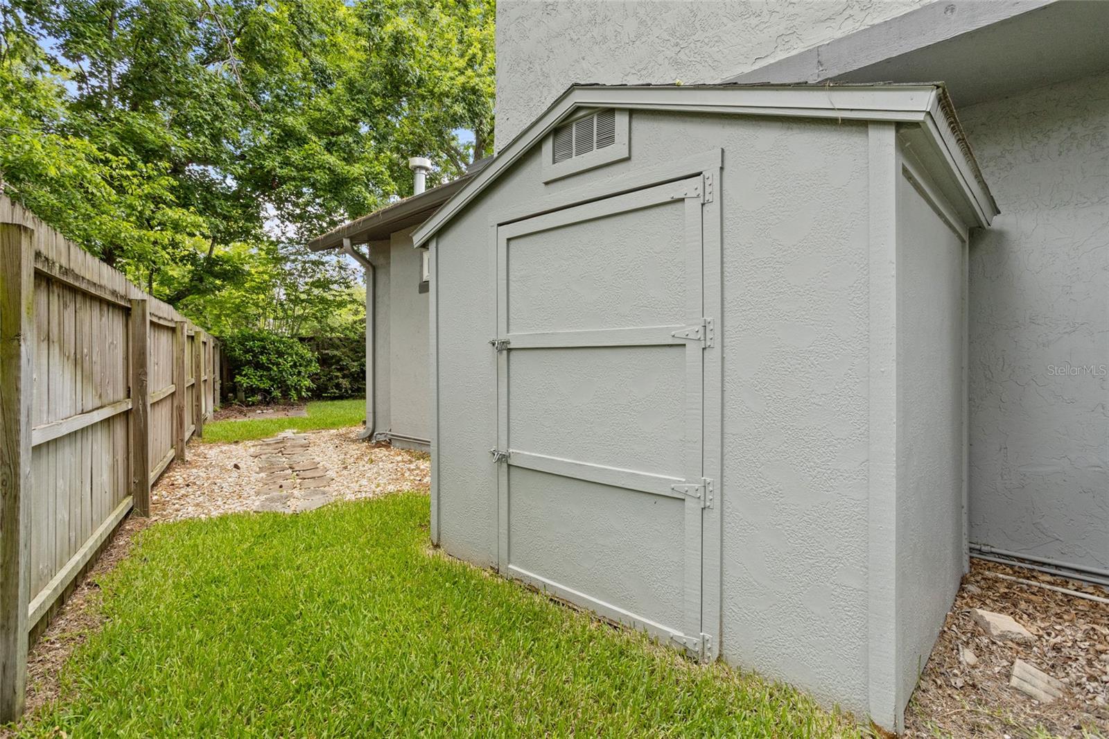 Image 38 of 51 For 878 Elgin Drive