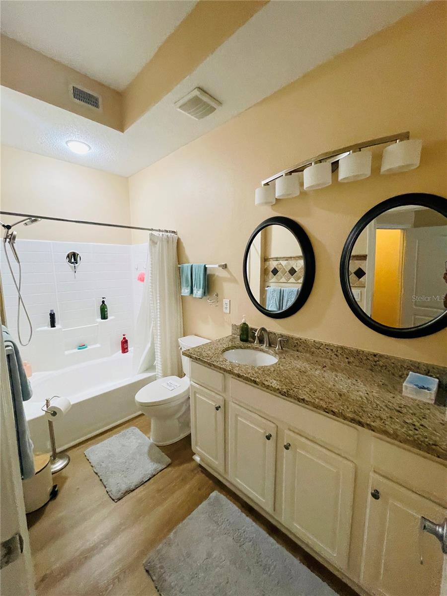 Image 18 of 52 For 12021 Villanova Drive 111