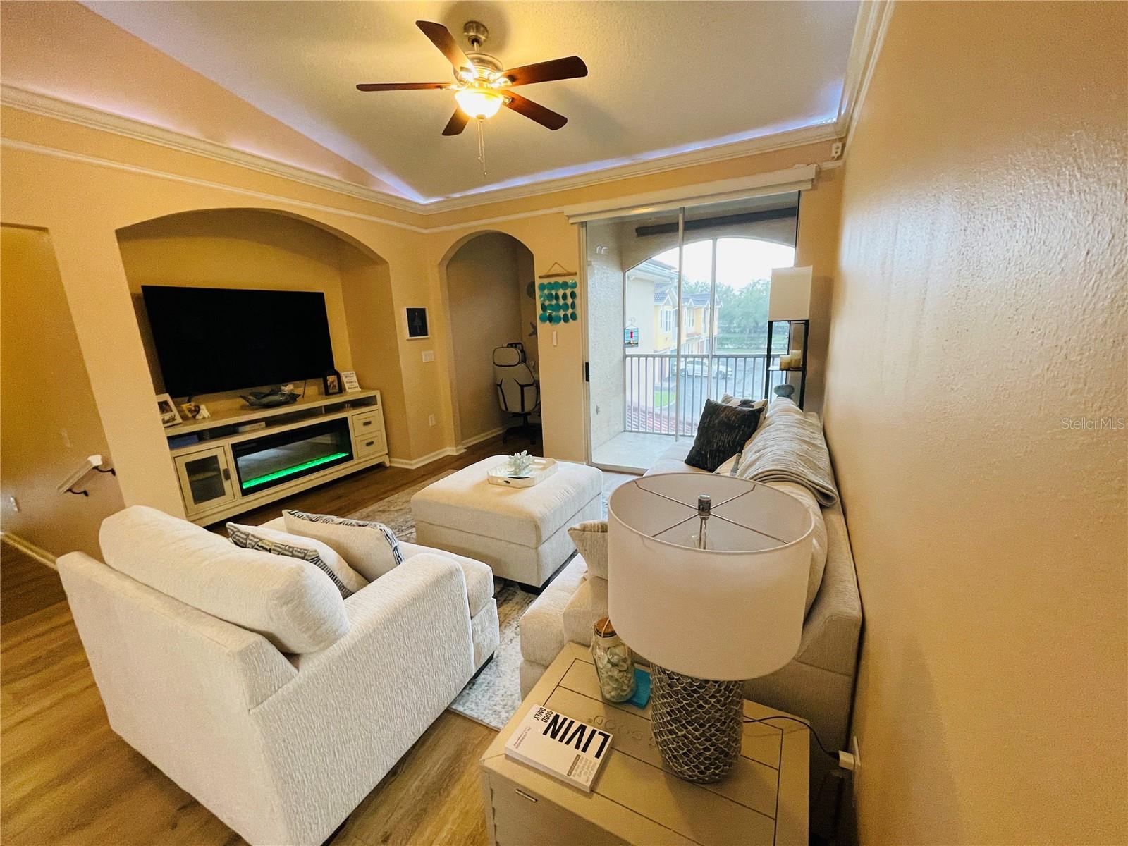 Image 6 of 52 For 12021 Villanova Drive 111