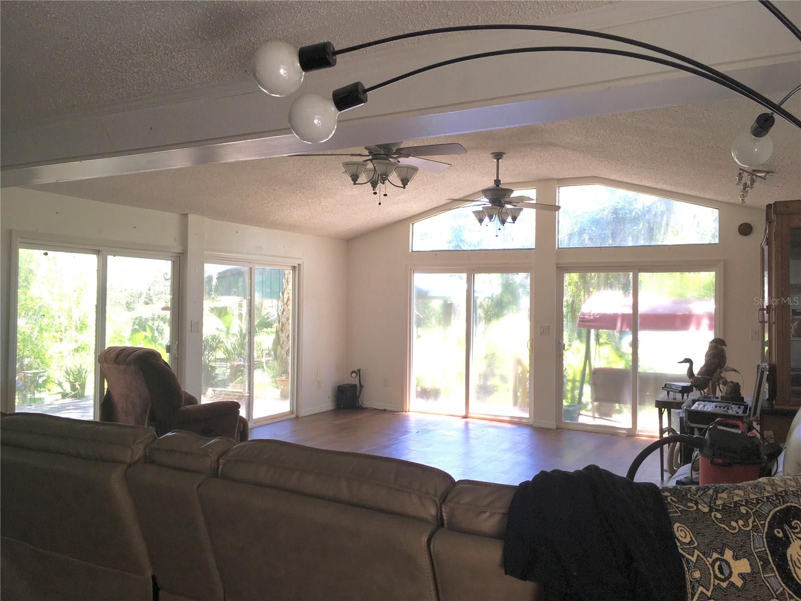 Image 15 of 42 For 5019 Pineapple Street