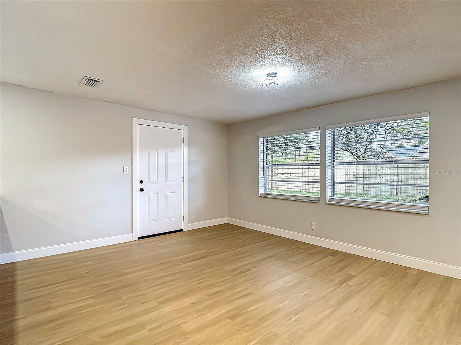 Image 17 of 71 For 4202 Bay Vista Avenue
