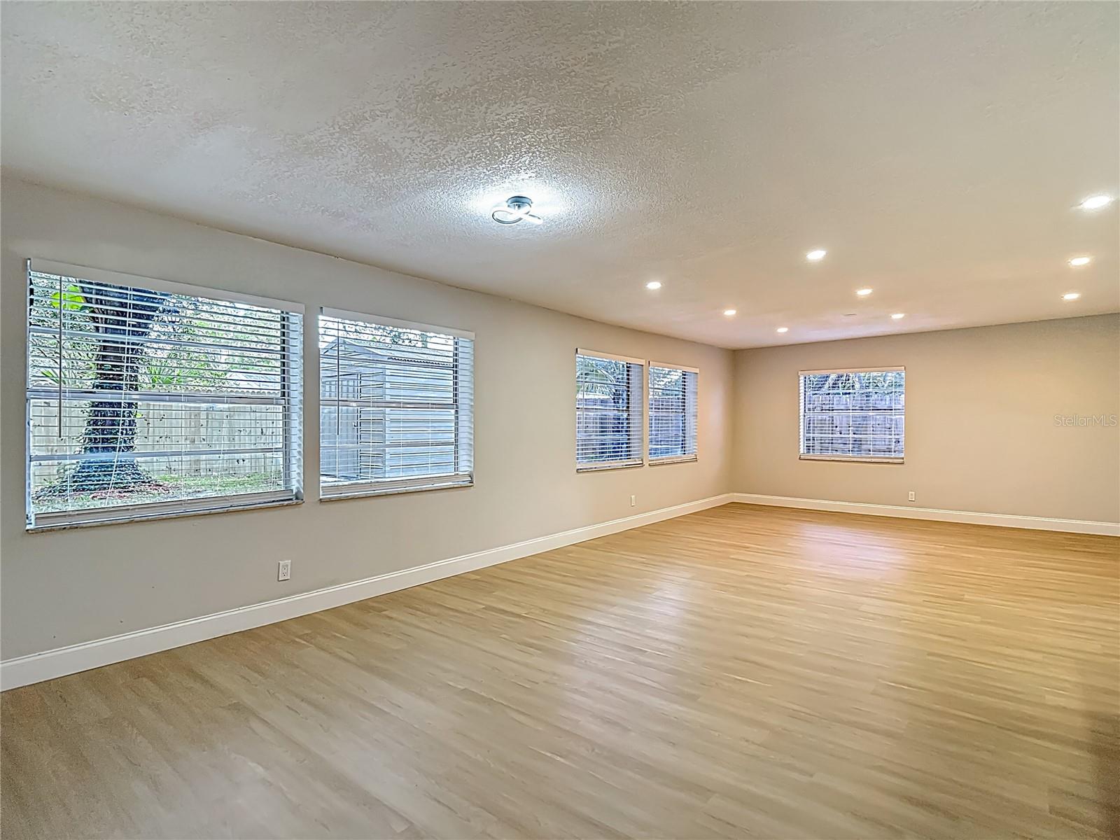 Image 19 of 71 For 4202 Bay Vista Avenue