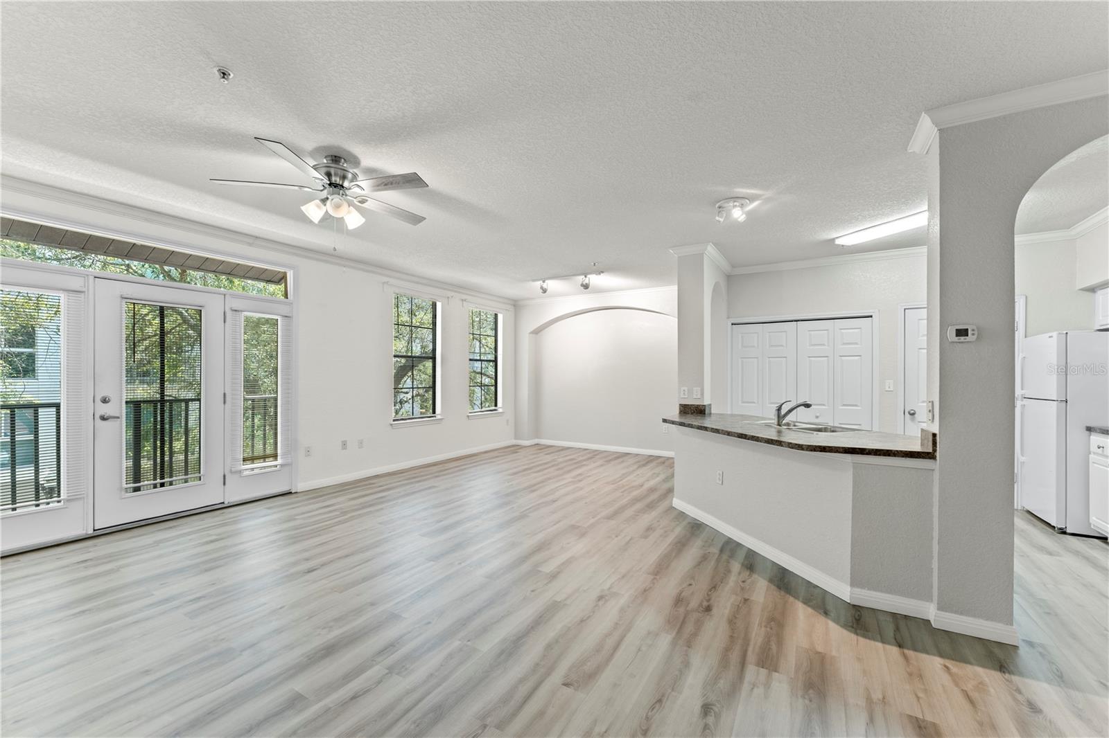 Image 7 of 20 For 911 Orange Avenue 321
