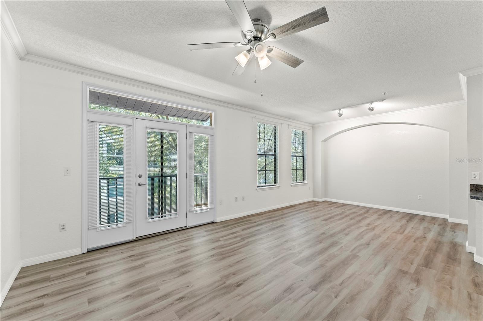 Image 8 of 20 For 911 Orange Avenue 321