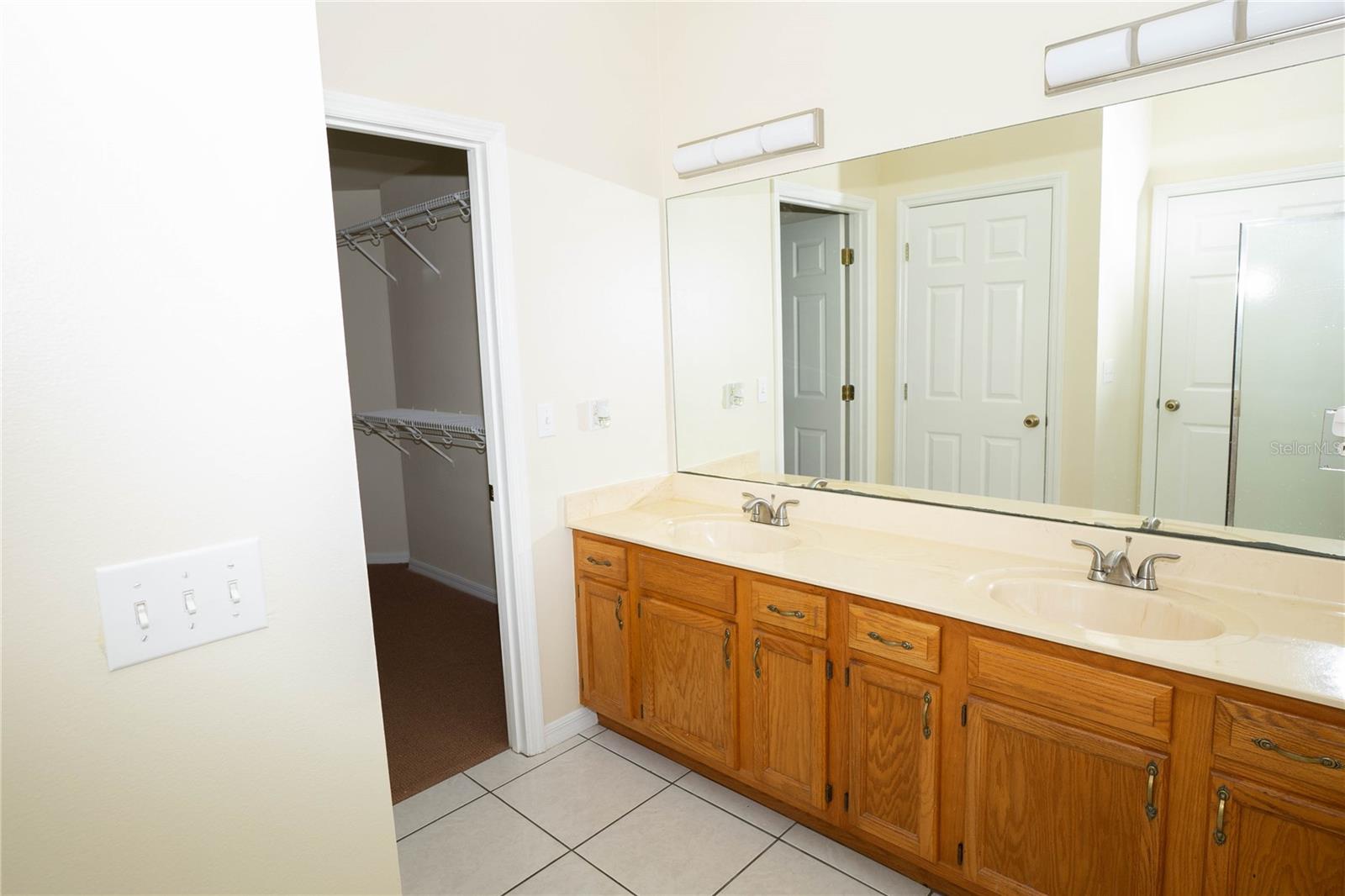Image 10 of 21 For 2595 Greenwood Drive