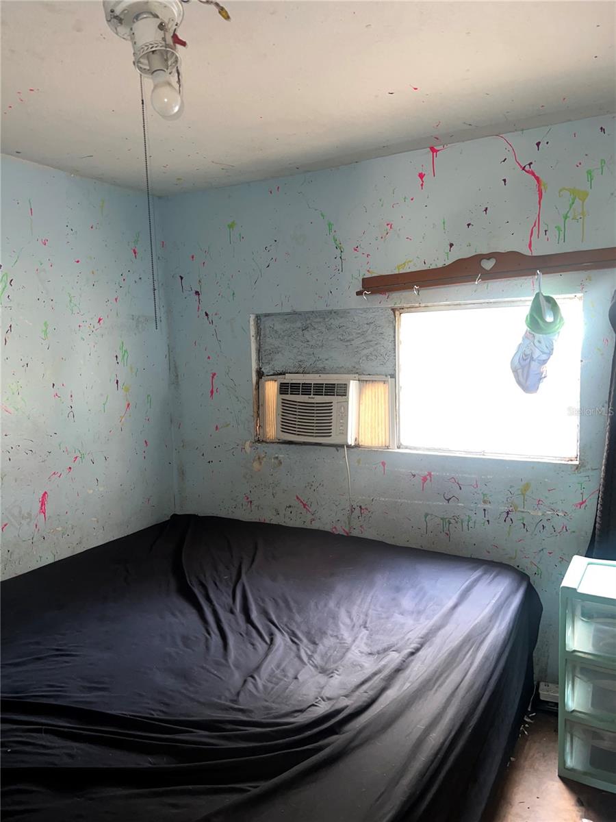 Image 13 of 32 For 130 Forest Avenue